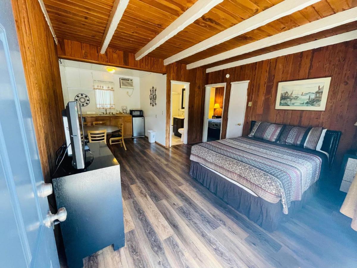Riverfront Lodging Shady Cove Exterior foto